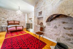 Paternal Shelter Alexander