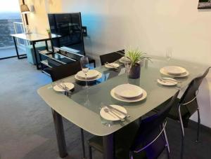 Surfers Apartment Beach Mountain View Sleeps 6