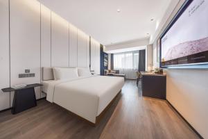 Atour Hotel Shenyang Tiexi Plaza Qigong Street Subway Station