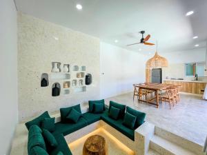 Kuta Mansion 1 - Best Deal in town, 2bedroom, Full AC, Kuta, Lombok