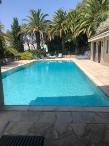 Villa loucisa Nice piscine vue mer 8 chambres 24 couchages