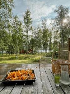 Rustic Cottage For Creative Souls By Lake Lingbo