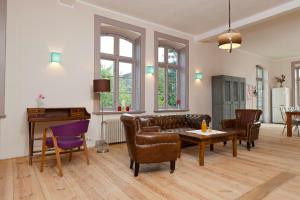 Spacious Apartment With Terrace And Garden View