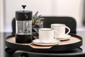 The Perfect Location Gym, Pool & Parking M22