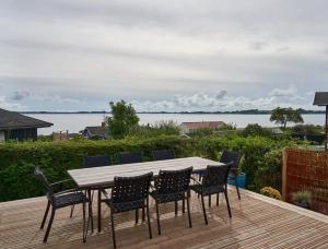 Cozy Beach House With Sea View In Gråsten