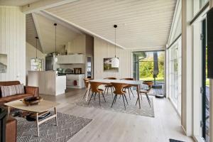 Architect-Designed House With Sea View