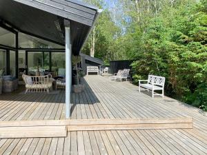Relax In This Bright Holiday Home On Læsø
