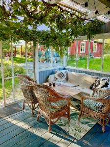 Charming Guest House With Wildlife In Sörmland