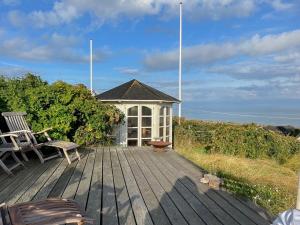 Bright Beach Villa With Sea Views To Hesselø Bay