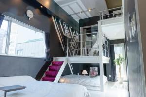 Designers room in Marunouchi for 6 people