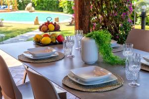 Villa con piscina e giardino img25