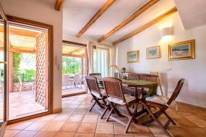 Villa con piscina e giardino img31