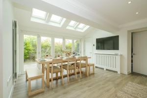 8 Sanctuary, Very close to Thorpeness Meare and the beach - Aldeburgh Coastal Cottages