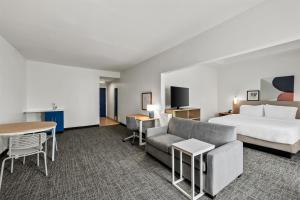 King Studio with Sofa Bed room in Country Inn & Suites by Radisson Fayetteville-Fort Bragg NC