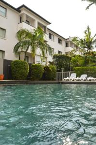 Spacious 2 bedroom apartment next to the river