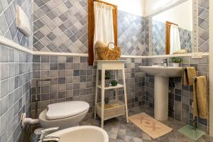 Villa con piscina e giardino img74