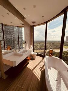 Sakura Homestay - Landmark Ecopark