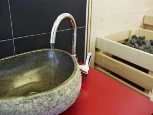 Cosy, modern Canadian wooden chalet