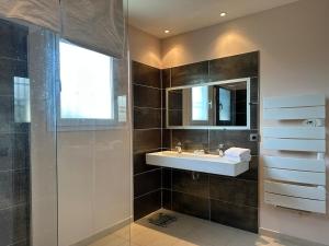 Villas Belle villa climatisee avec piscine : photos des chambres
