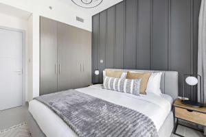 Silkhaus Vacation Homes Opera district in Downtown new tower with pool & gym