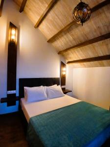 Kartalia wooden maisonette