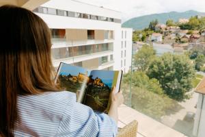 KUDO - Mountain & Skyline view