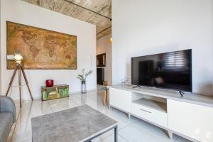 Stylish & Modern 1-Bedroom top floor unit in Gżira by SF Homes