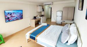 Top floor seaview Jomtien front beach seaside 80m rimhad condo