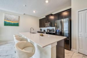 Last Minute Disney Getaway Townhouse with Private Pool. Book Now 46733