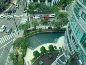 Avant at the Fort 360 City Center views in BGC Taguig w Pool Access