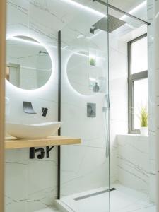 Oldtown Central Oasis --- Self Check in --- Metro Station at 1min --- Secured parking nearby---