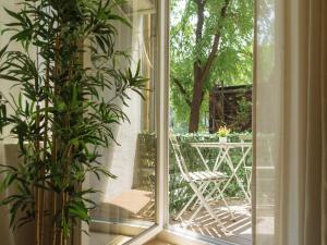 Oldtown Central Oasis --- Self Check in --- Metro Station at 1min --- Secured parking nearby---