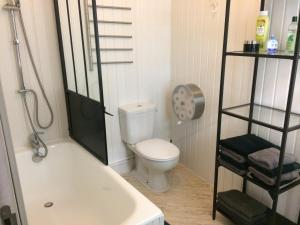 B&B / Chambres d'hotes Le jardin de Dragey : photos des chambres