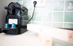 Free Parking - Little Urban Hideaway - Wifi, AC