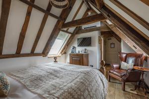 Superior Double Room - Attic room in Byfords