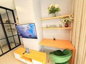 Sapphire Seaview Park Suites near Okada, Solaire, MOA, NAIA Airport, Bayview