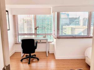 2BR Condo w Pool Loft at Fort Victoria BGC Taguig