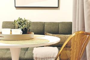 Cozy Condo near Mactan Airport with 200 Mbps Netflix and Pool