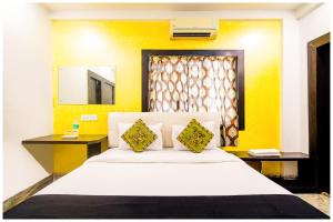 HOTEL #PUJA RESIDENCY Near - New Town Bus Stop Kolkata - Fully Air Conditioning And Free Wifi - Lift & Parking -Restaurant Service A !Premium Hotel In Kolkata