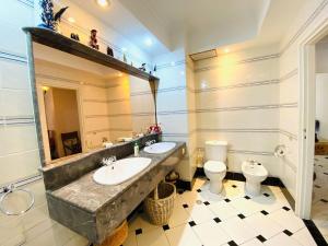 Spacious City Centre Apartment in Tangier