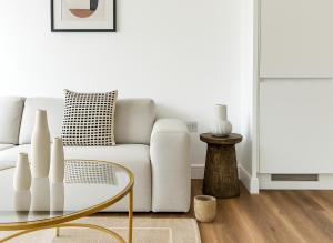 2 Bed Riverside Flat in Wandsworth