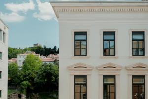 The Queens Bridge x4 Piazza Unità 2