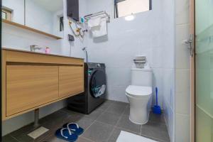 lovely fully furnished studio apartment in kilimani with unbeatable city views