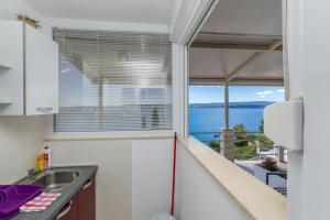 Apartments by the sea Mimice, Omis - 18149