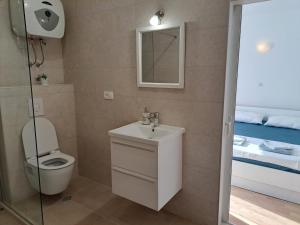 Apartments by the sea Igrane, Makarska - 10033