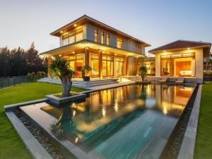 Deluxe Beachside Resort Danang