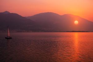 LAKEFRONT HOME RESIDENZA IL GALLO IN RIVA AL LAGo