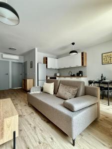 EASY RENT- Reduta 120, 2 Bedroom, Faktura