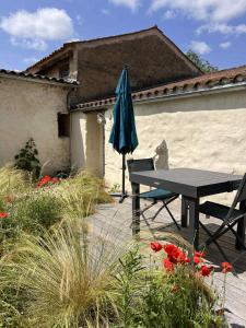 Maisons de vacances Gite de charme romantique avec Spa privatif l-Echappee bulles : photos des chambres