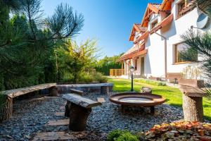 Jantarvia Car Museum , Pasja i Wypoczynek Noclegi z Klimatem